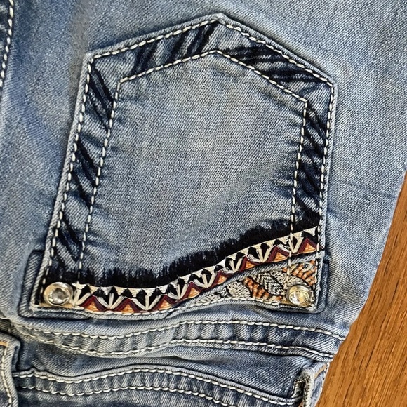 Miss Me Embroidered Flare - Picture 11 of 12